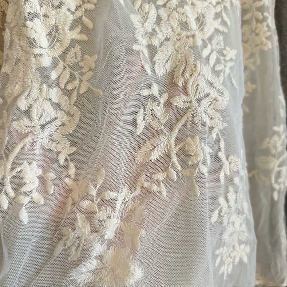 Grey long sleeve top cream lace sheer front, slightly flared sleeves, size L - Picture 3 of 9